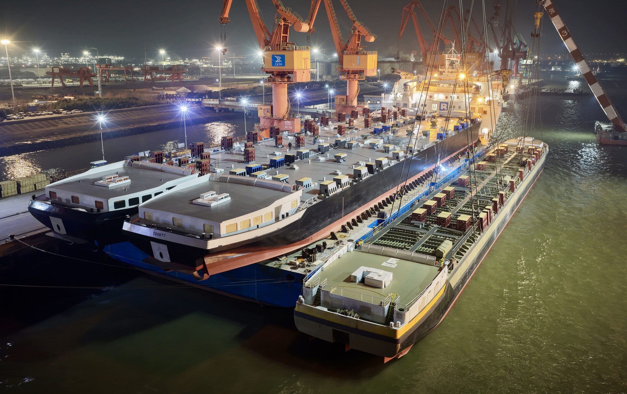 Successful loadout of nine barge casco’s from China to the Netherlands
